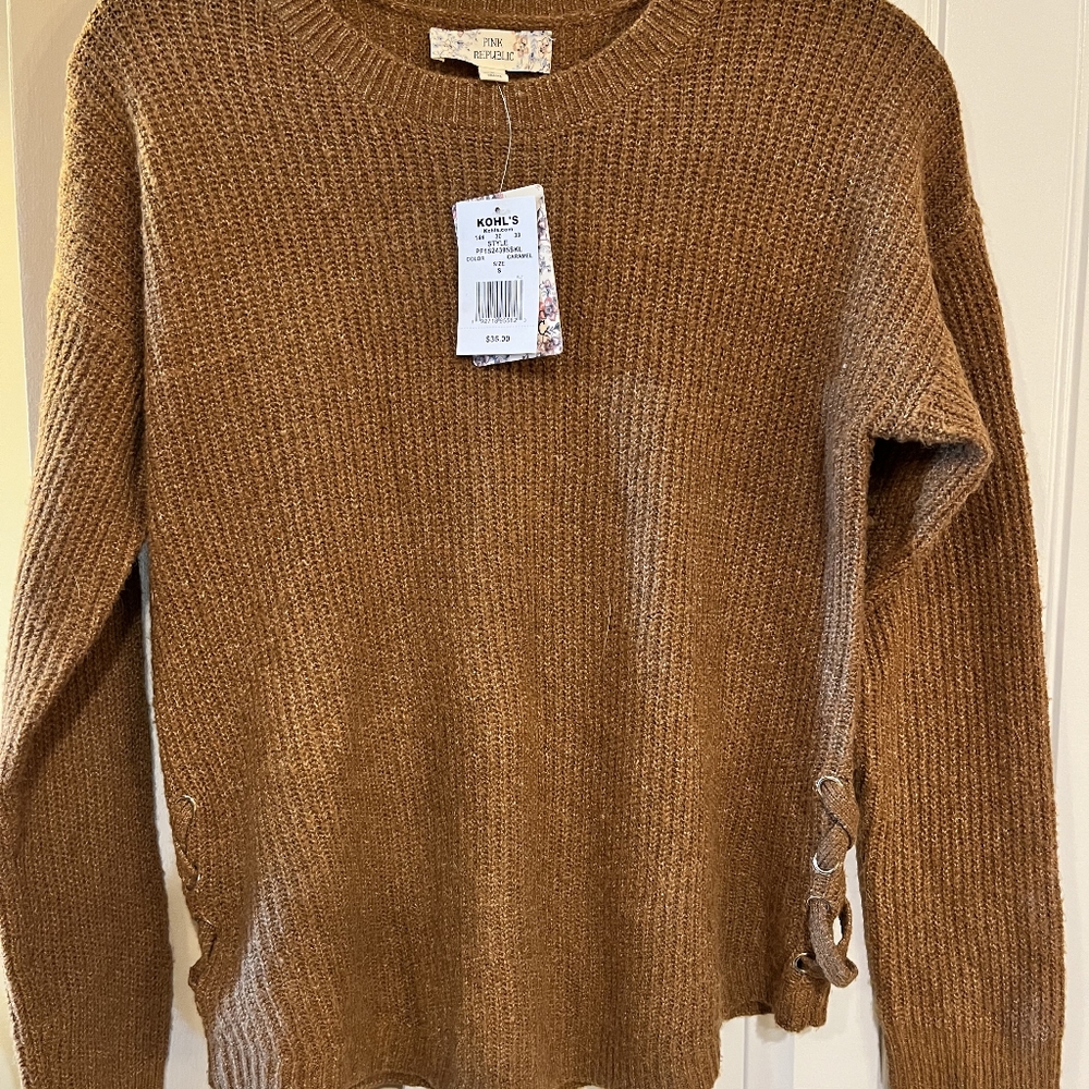 Pink Republic brown sweater sz Small